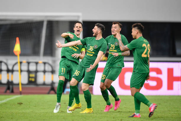 他的辞职引 他的辞职引